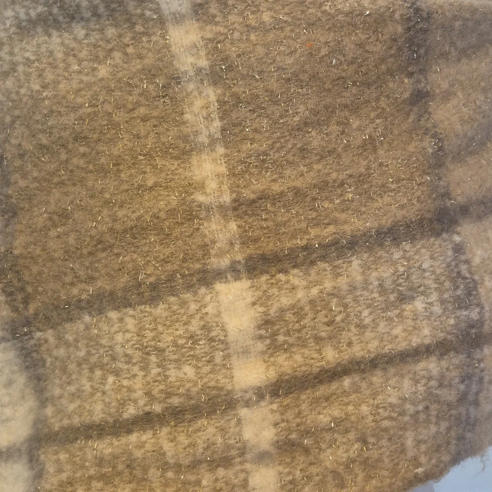 Steve Madden Tan and Cream Extremely Soft Plaid Wrap/scarf with Gold Threads